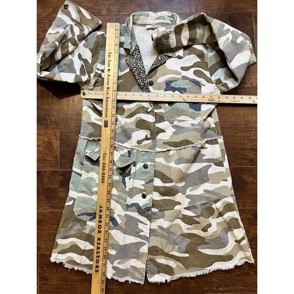 Mystree Camo Stretch Button Down Raw Hem Boho Casual Shirt Jacket Size Small - Picture 3 of 6